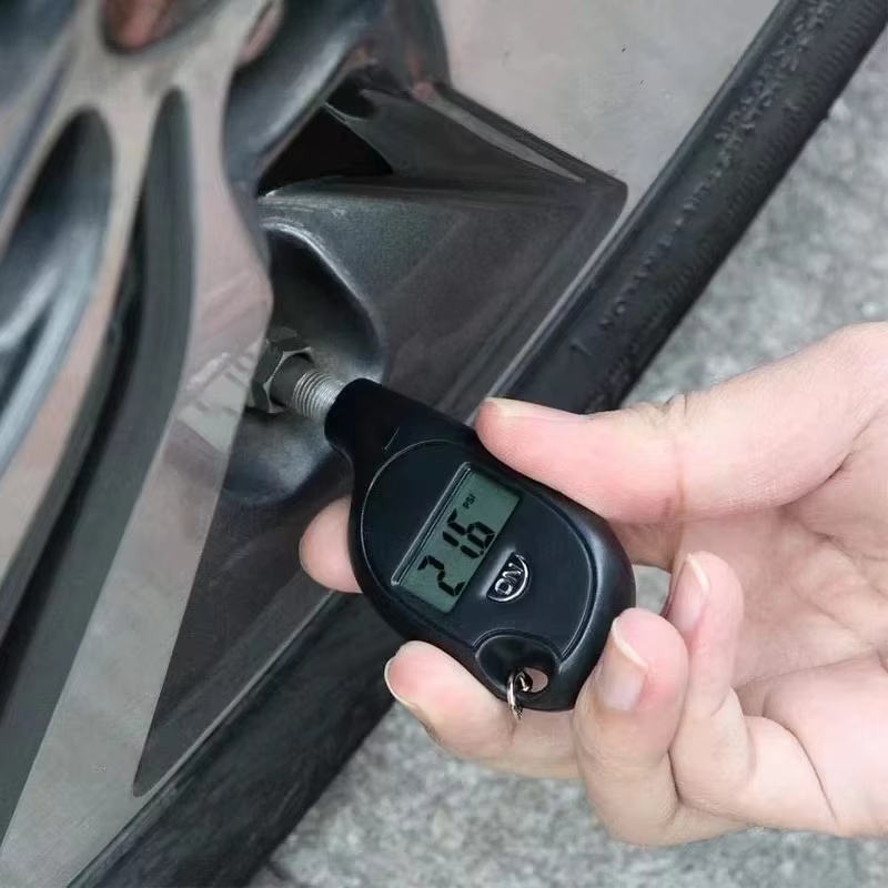 Bandenspanningsmeter Digitaal  - Tyre Pressure Gauge recensie en prijs